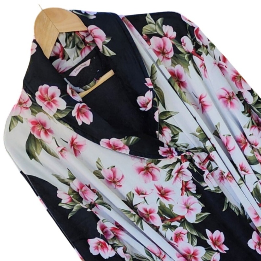La Vie en Rose Robe Women Large Black Pink Floral Wrap Long Soft Polyester Blend